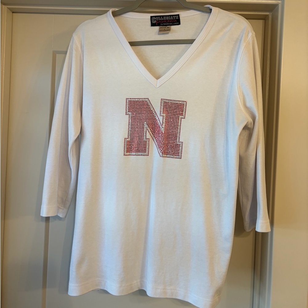 Women’s L Nebraska sparkly emblem 3/4 sleeve tee